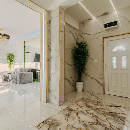 Jacuzzi & Swimming Pool Villa *
